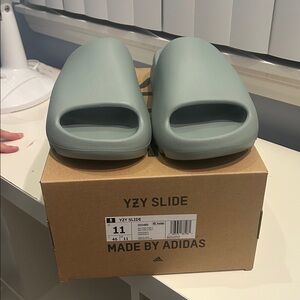 Yeezy Slides